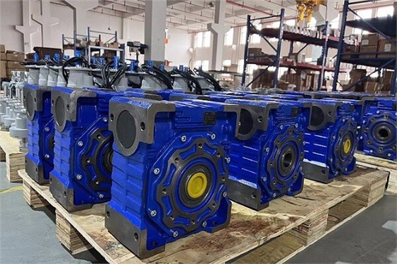 艾思捷鑄鐵蝸輪減速機(jī)RV110 (2).jpg 艾思捷鑄鐵蝸輪減速機(jī)RV110 (2).jpg