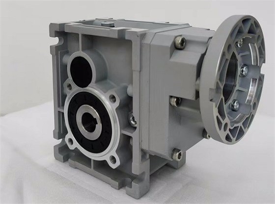 高效率蝸輪蝸桿減速機(jī) 準(zhǔn)雙曲面蝸輪減速機(jī) .jpg 高效率蝸輪蝸桿減速機(jī) 準(zhǔn)雙曲面蝸輪減速機(jī) .jpg