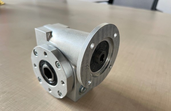 線體輸送、倍速鏈輸送線上用不銹鋼蝸輪蝸桿減速機 (3).jpg